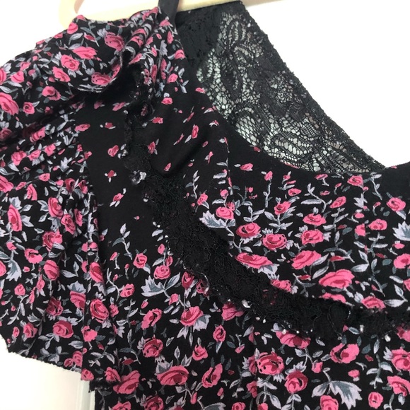 ❗️2/$20❗️ Purple and Black Lace Floral Dress - Picture 3 of 6